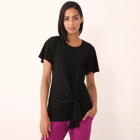 ⭐️Brand new Marallis Tie Front Top⭐️ - Picture 1 of 1